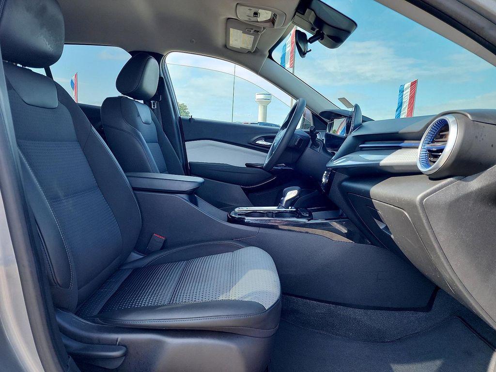 used 2024 Chevrolet Trax car, priced at $19,887