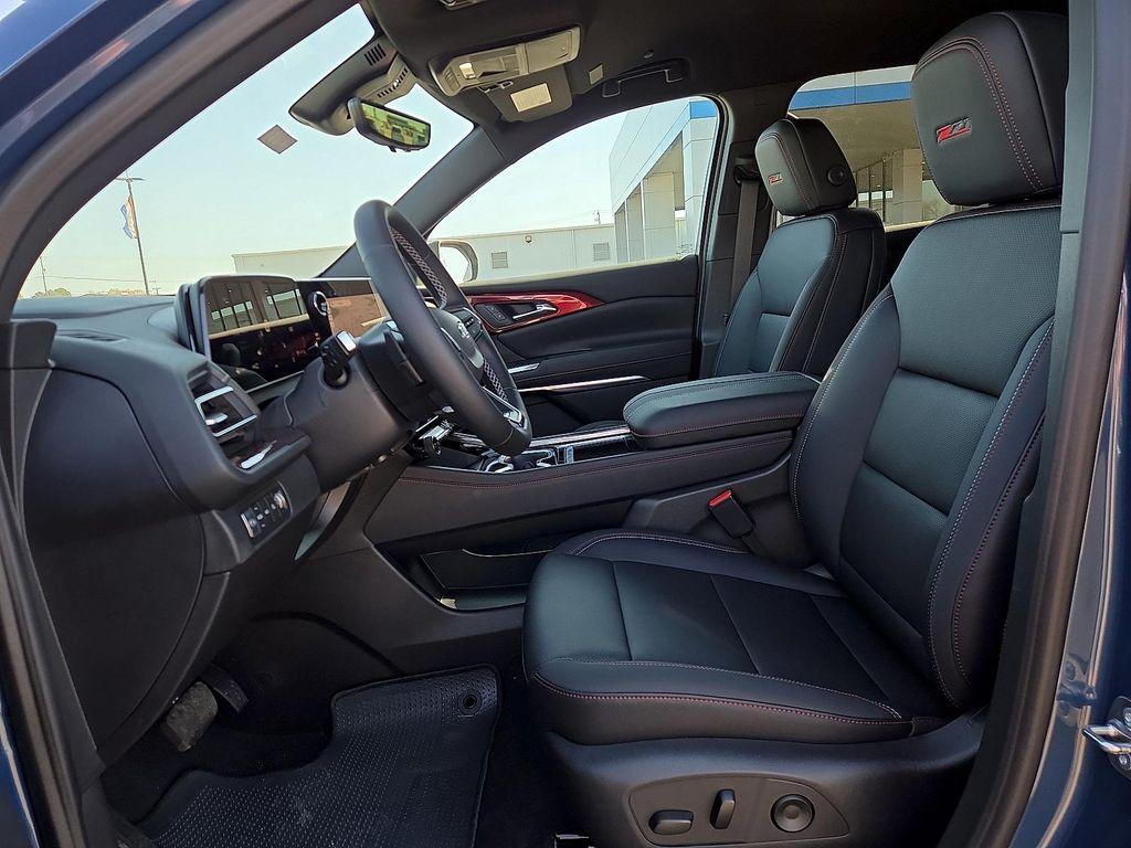 new 2026 Chevrolet Traverse car, priced at $51,620