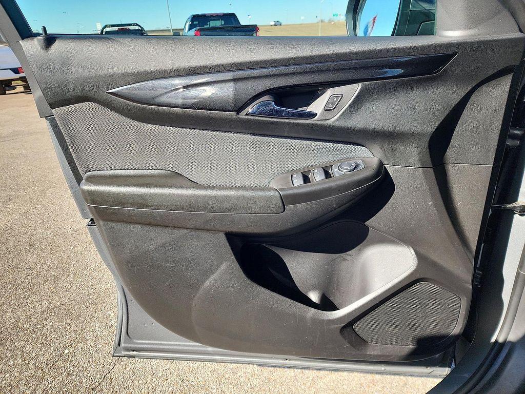 used 2025 Chevrolet TrailBlazer car, priced at $23,985