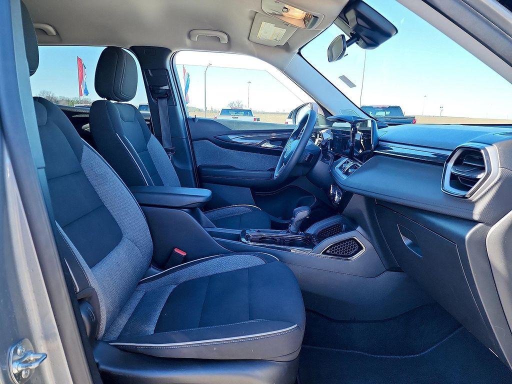 used 2025 Chevrolet TrailBlazer car, priced at $23,985