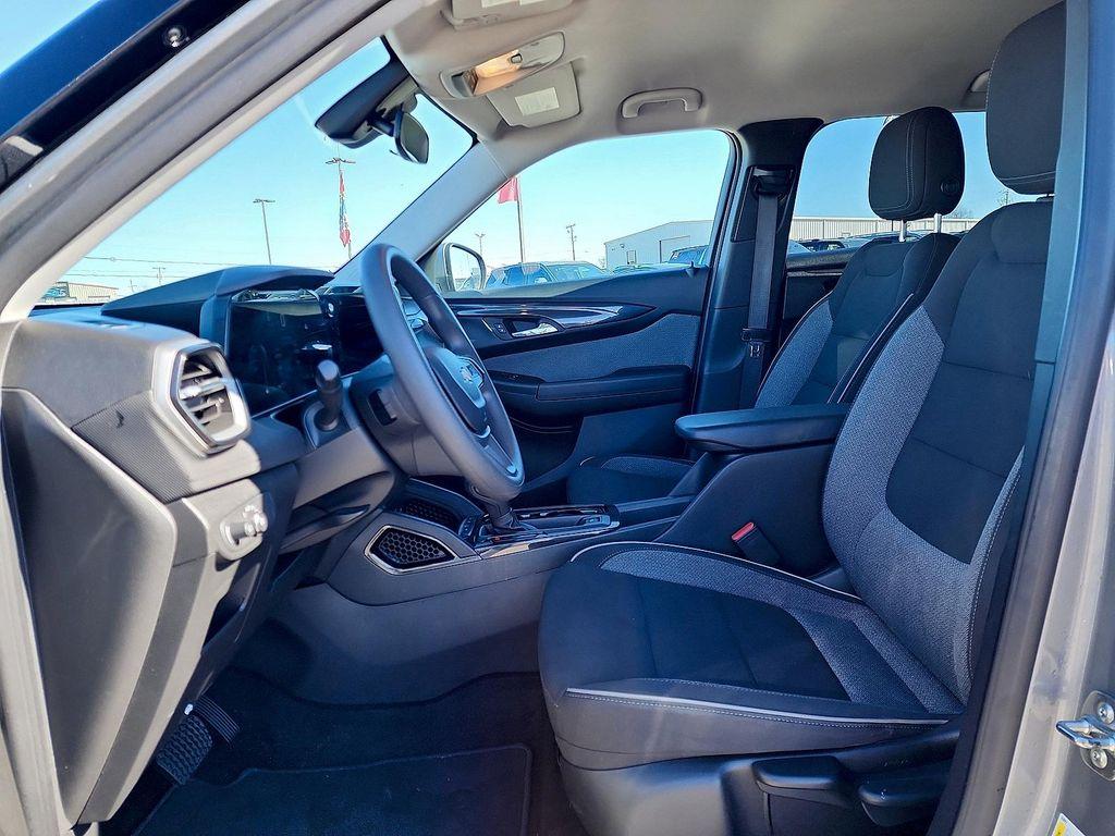 used 2025 Chevrolet TrailBlazer car, priced at $23,985
