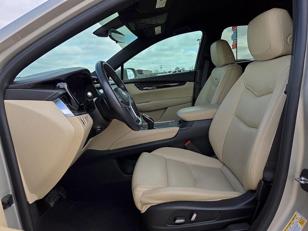 used 2017 Cadillac XT5 car, priced at $21,774