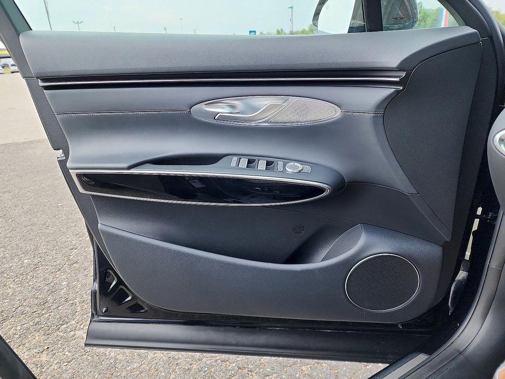 used 2025 Genesis GV70 car, priced at $37,592