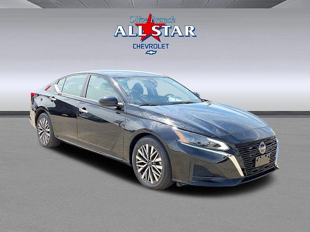 used 2023 Nissan Altima car, priced at $22,633
