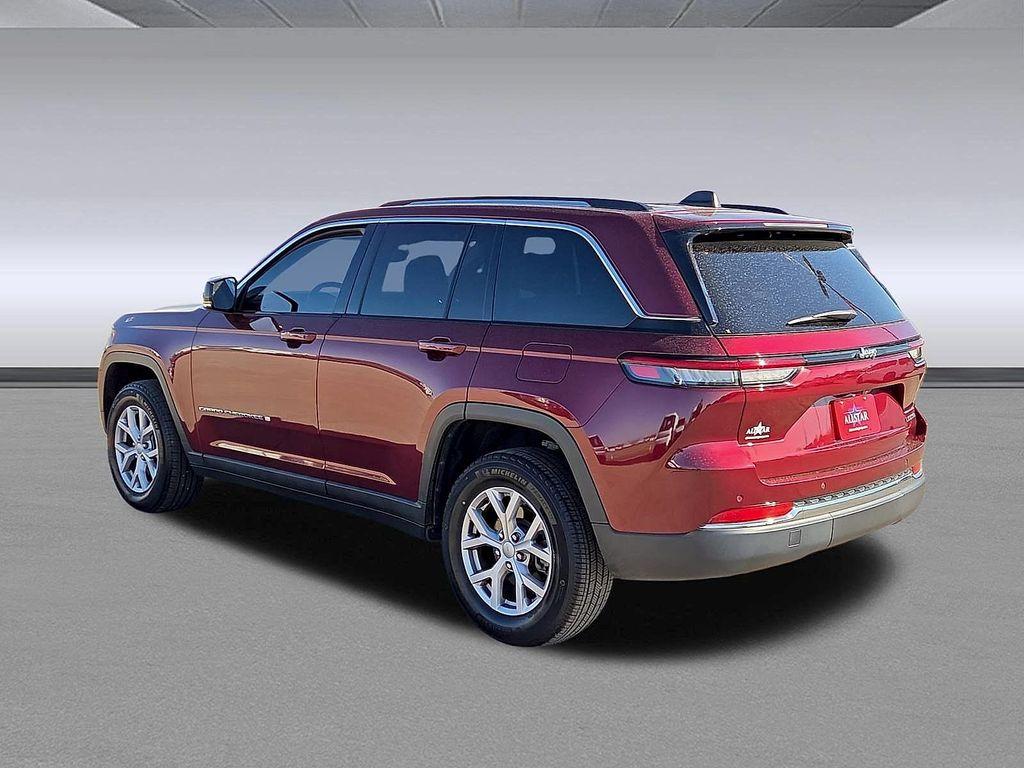 used 2022 Jeep Grand Cherokee car, priced at $28,946
