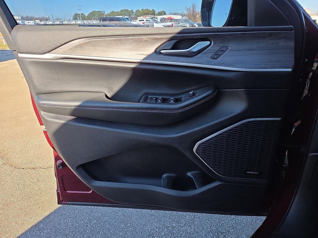 used 2022 Jeep Grand Cherokee car, priced at $29,878