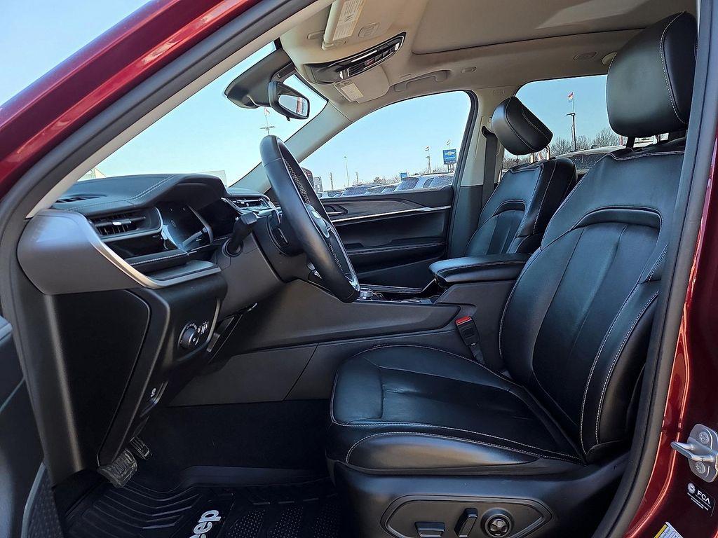 used 2022 Jeep Grand Cherokee car, priced at $29,878