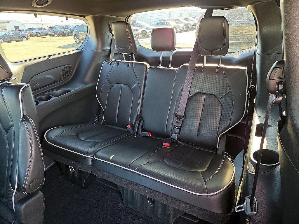 used 2025 Chrysler Pacifica car, priced at $35,712