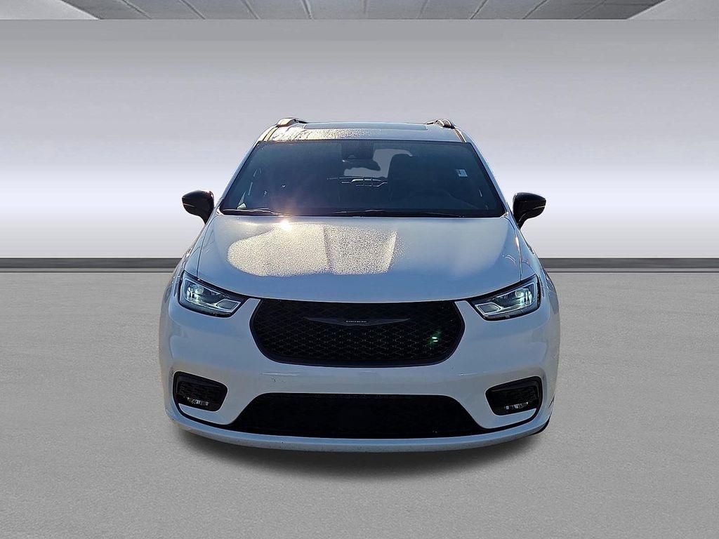 used 2025 Chrysler Pacifica car, priced at $35,712