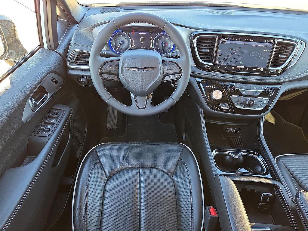 used 2025 Chrysler Pacifica car, priced at $35,712