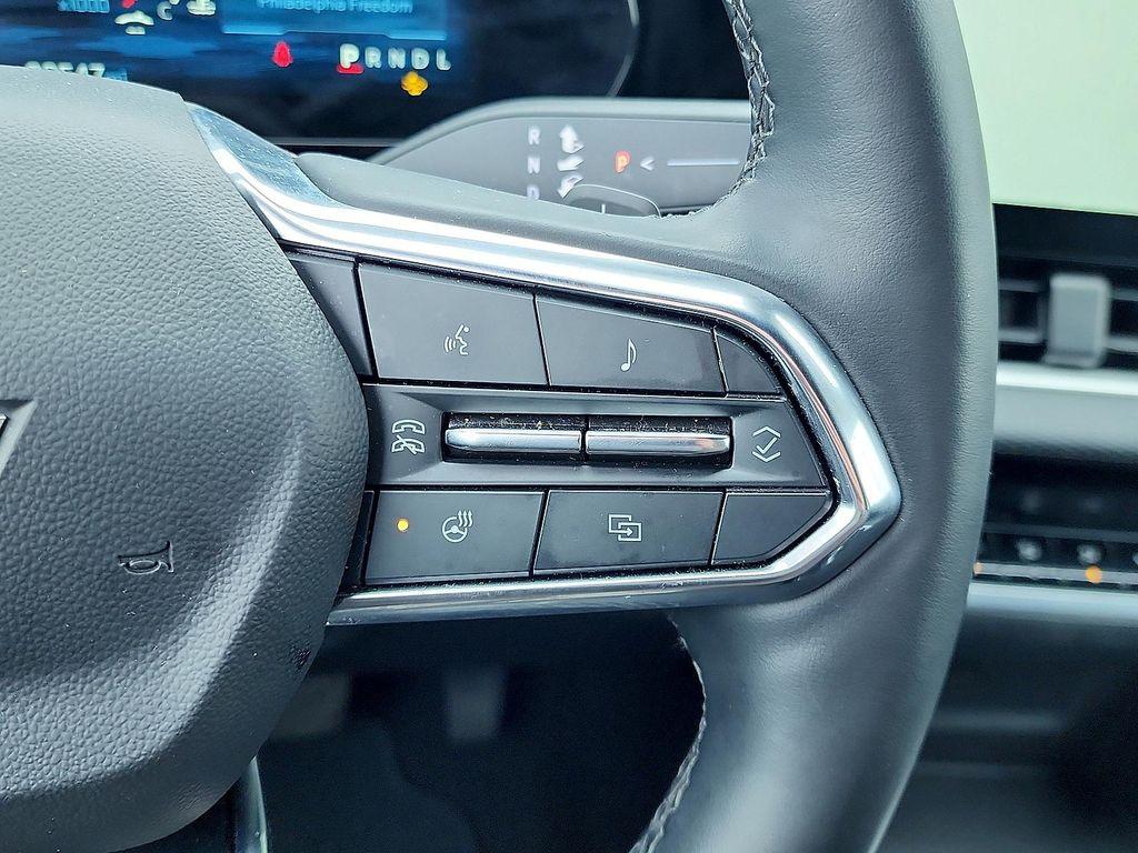 used 2025 Chevrolet Equinox car, priced at $25,623