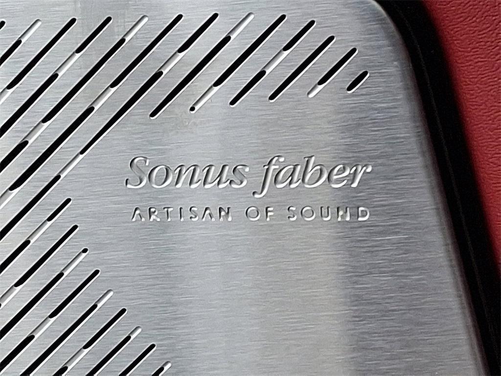 new 2025 Maserati Grecale car, priced at $93,975