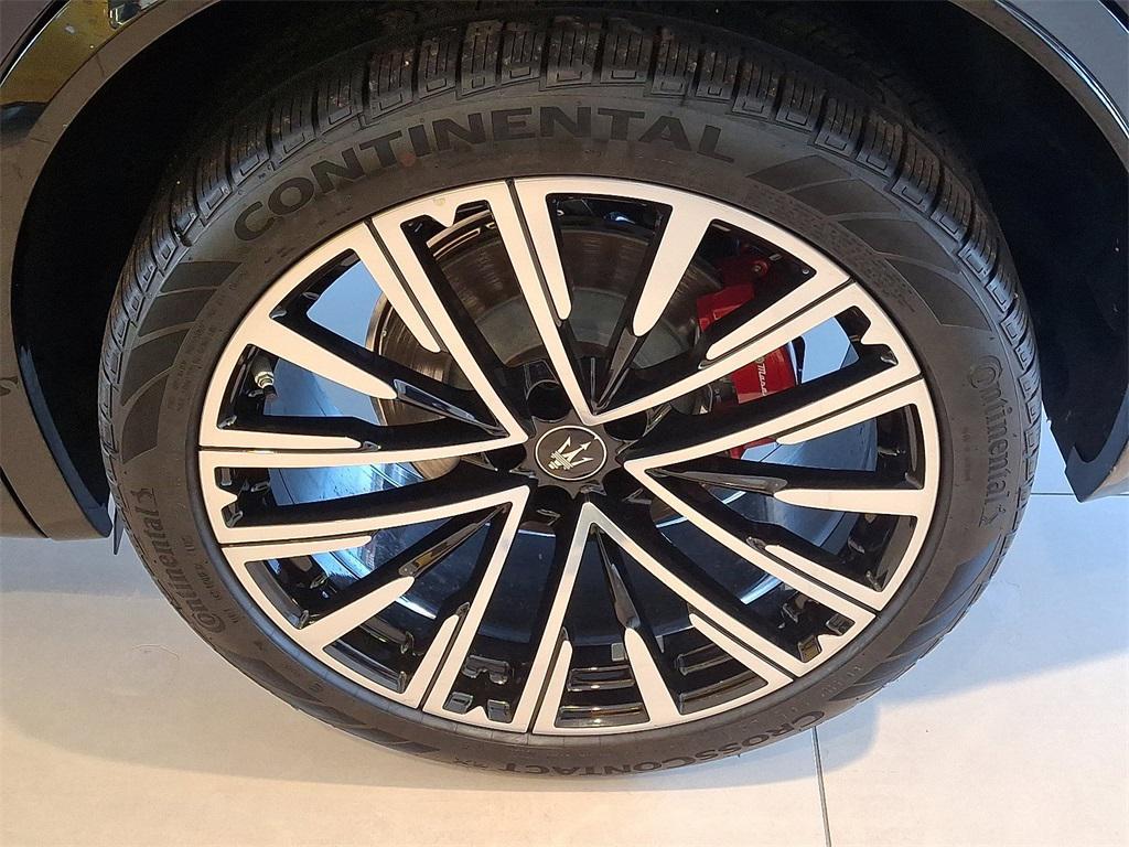 new 2025 Maserati Grecale car, priced at $86,080