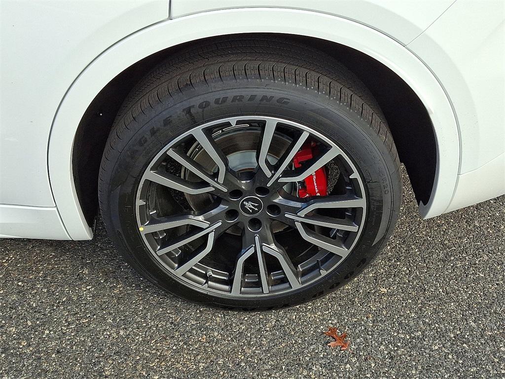 new 2025 Maserati Grecale car, priced at $89,995