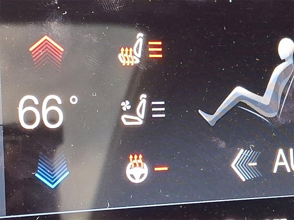 new 2025 Maserati Grecale car, priced at $89,995