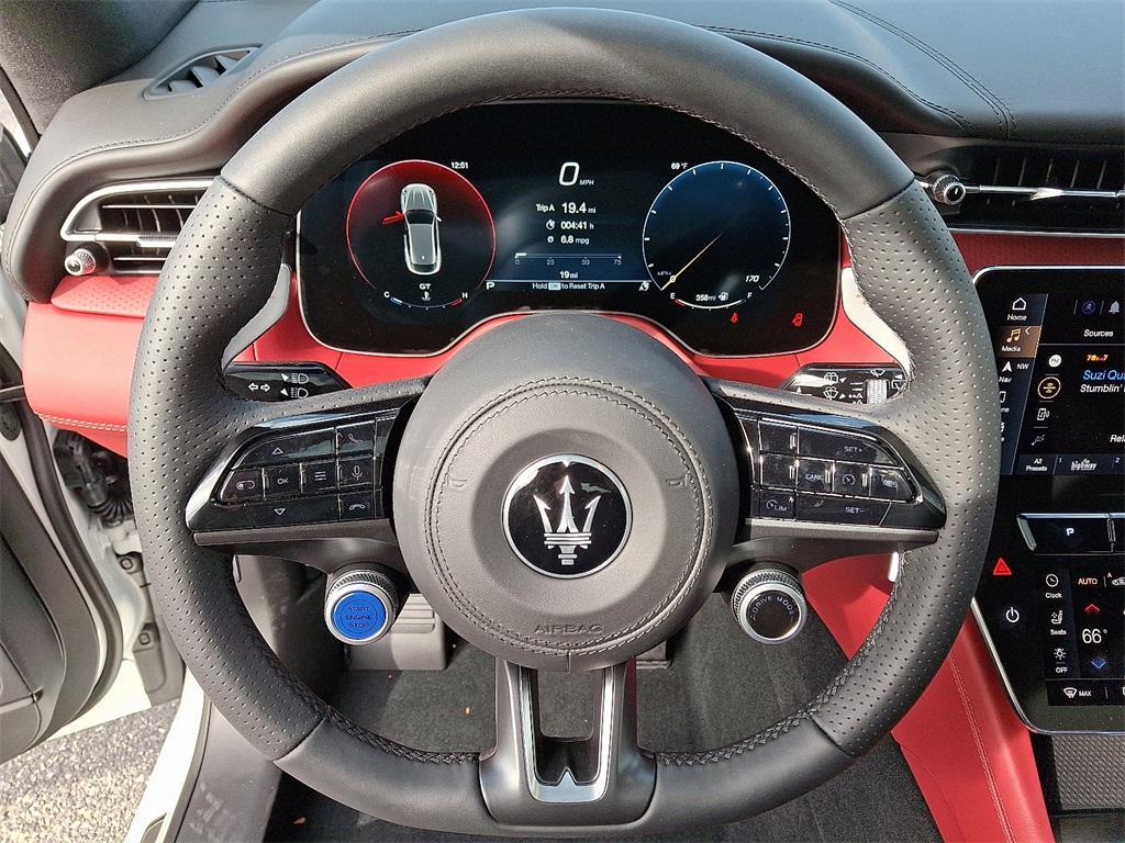 new 2025 Maserati Grecale car, priced at $89,995