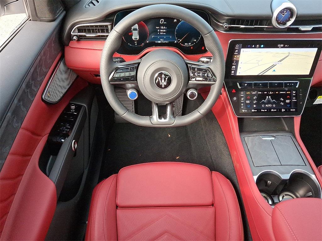 new 2025 Maserati Grecale car, priced at $89,995
