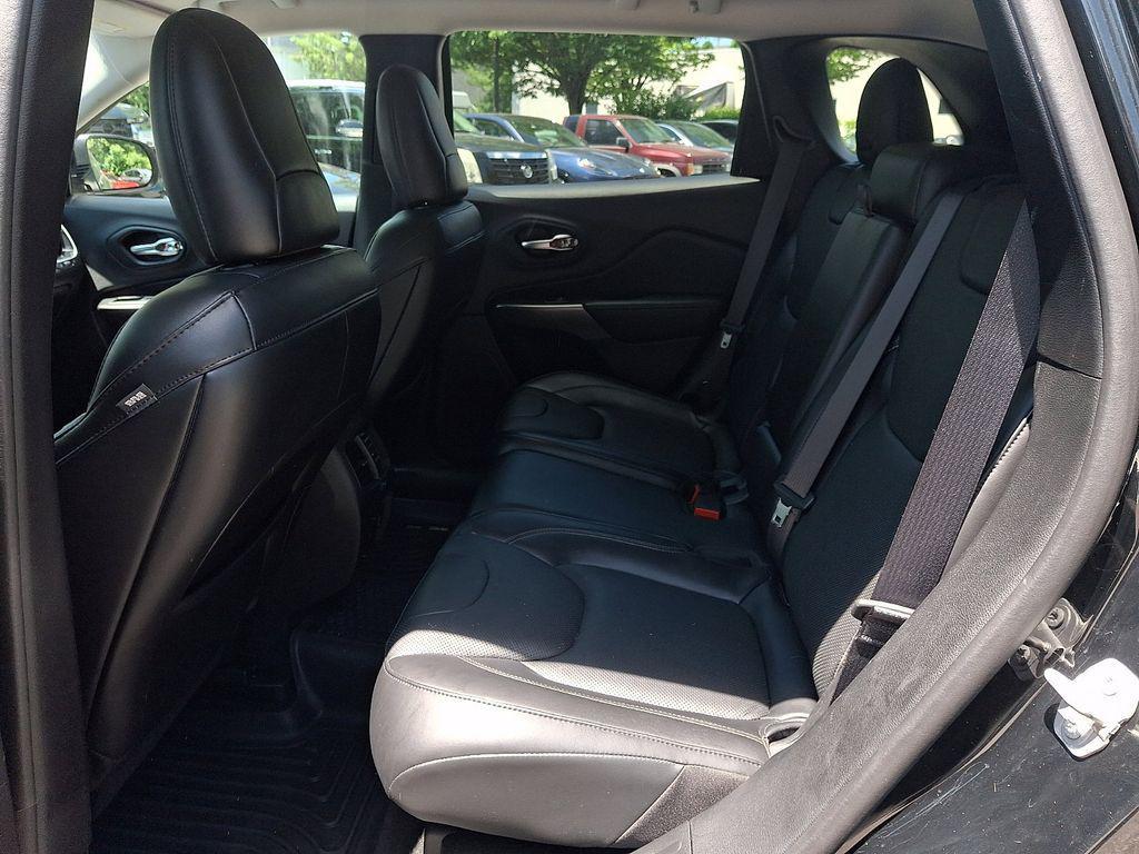 used 2020 Jeep Cherokee car, priced at $17,662