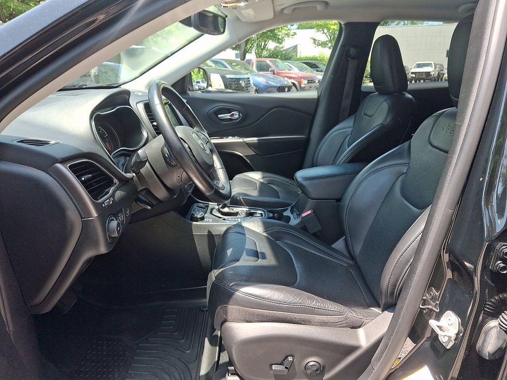 used 2020 Jeep Cherokee car, priced at $17,662