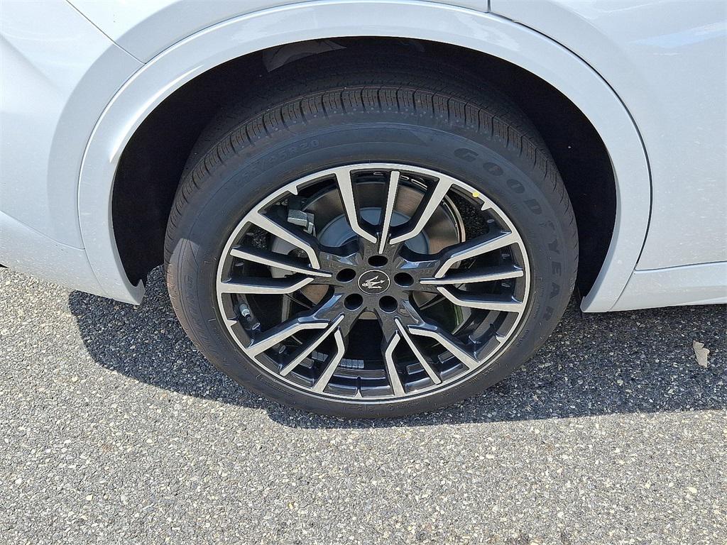 new 2025 Maserati Grecale car, priced at $73,585