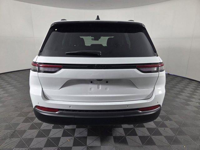 new 2026 Jeep Grand Cherokee car, priced at $40,108