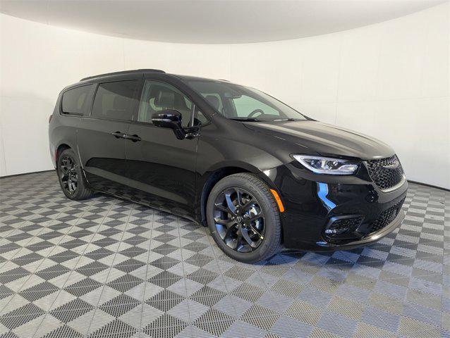 new 2026 Chrysler Pacifica car, priced at $44,736