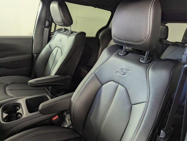 new 2026 Chrysler Pacifica car, priced at $43,664