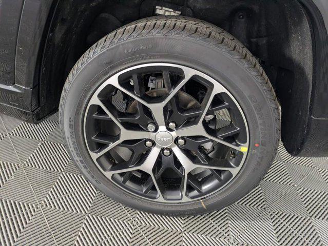 new 2025 Jeep Grand Cherokee car, priced at $56,740