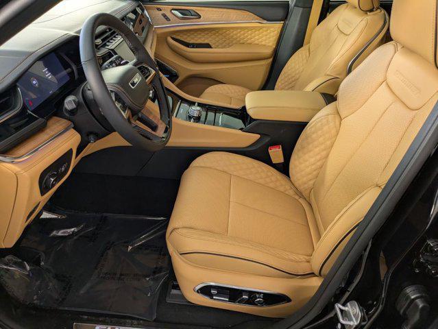 new 2025 Jeep Grand Cherokee car, priced at $58,461