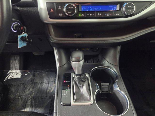 used 2019 Toyota Highlander car, priced at $18,788