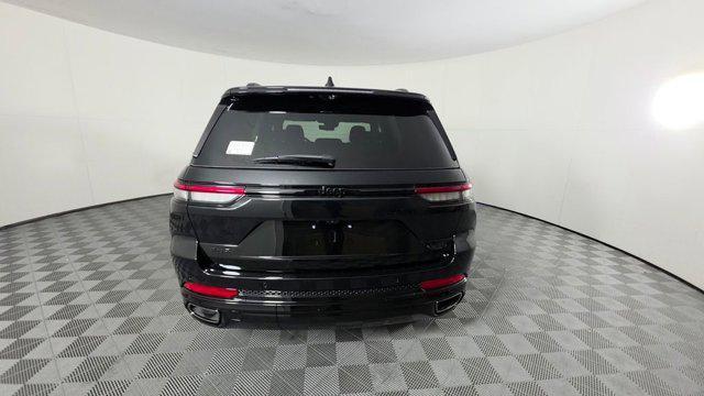 new 2025 Jeep Grand Cherokee car, priced at $59,176