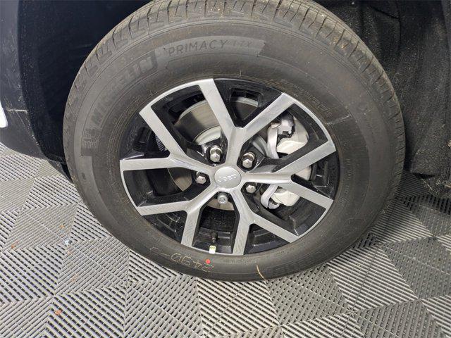 new 2025 Jeep Grand Cherokee car, priced at $33,017