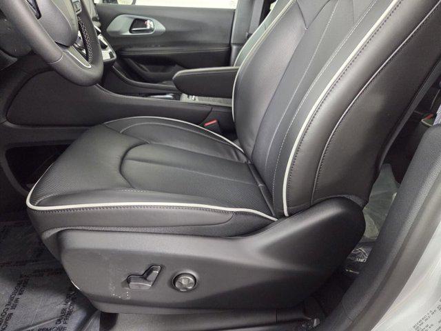 new 2026 Chrysler Pacifica car, priced at $45,078