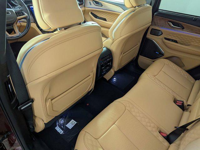 new 2025 Jeep Grand Cherokee car, priced at $57,434