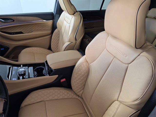 new 2025 Jeep Grand Cherokee car, priced at $59,172