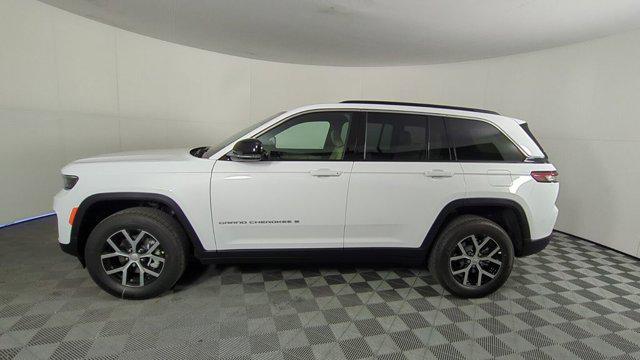new 2025 Jeep Grand Cherokee car, priced at $33,017