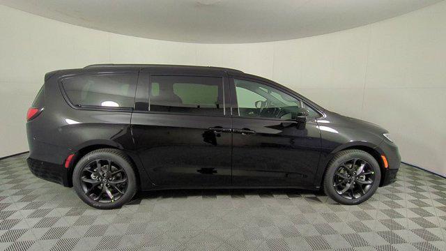 new 2026 Chrysler Pacifica car, priced at $45,909