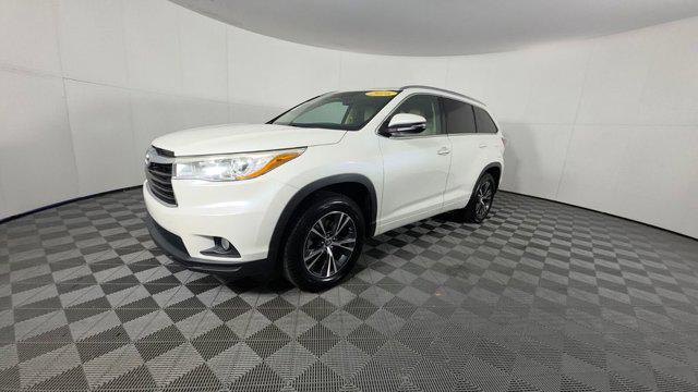 used 2016 Toyota Highlander car, priced at $15,788