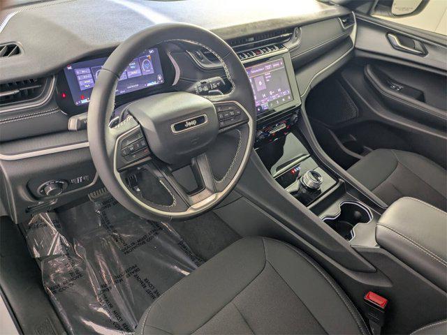 new 2025 Jeep Grand Cherokee car, priced at $27,870