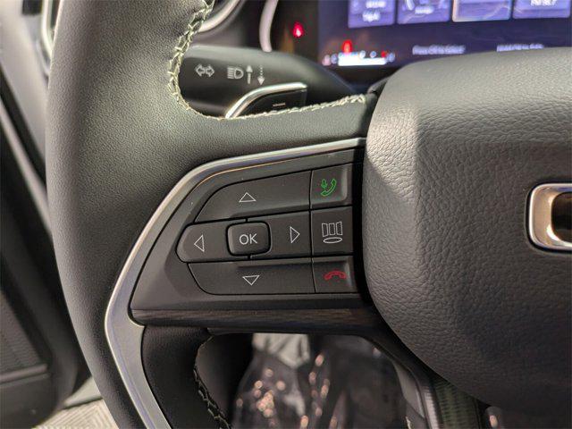 new 2025 Jeep Grand Cherokee car, priced at $27,870