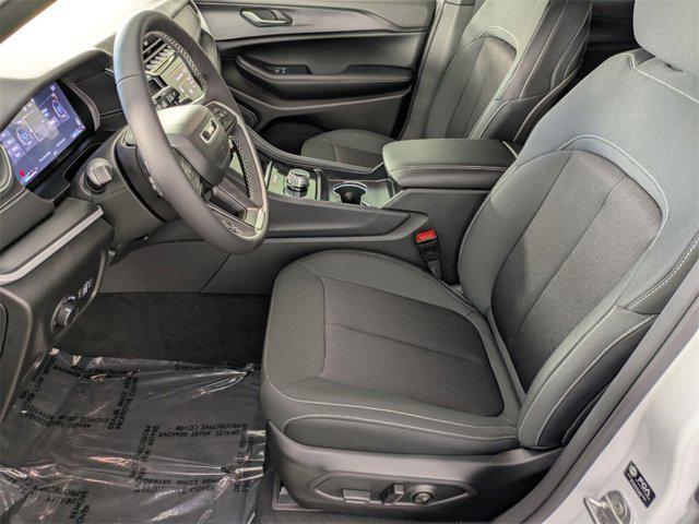 new 2025 Jeep Grand Cherokee car, priced at $27,870