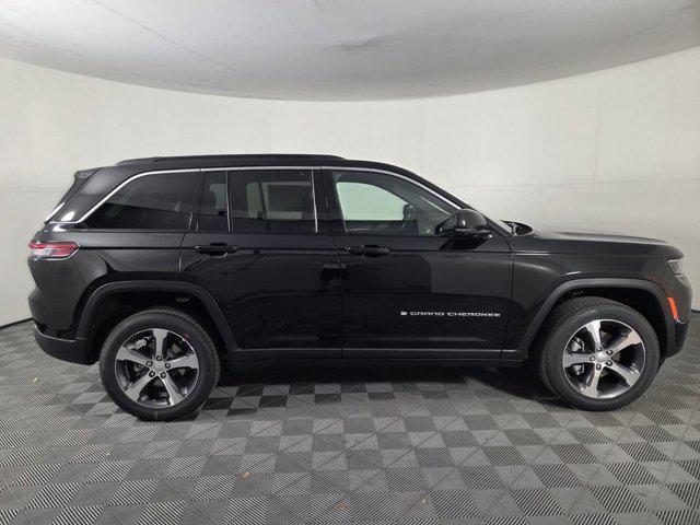 new 2026 Jeep Grand Cherokee car, priced at $41,002