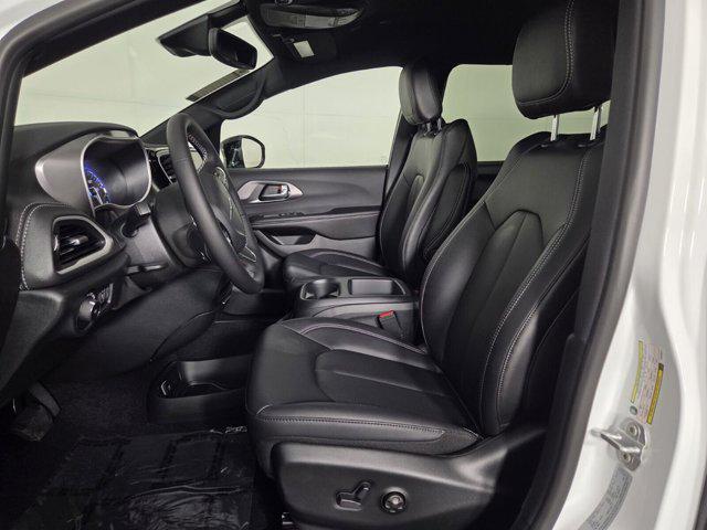 new 2026 Chrysler Pacifica car, priced at $39,988