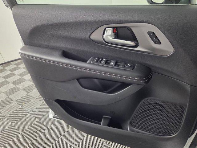 new 2026 Chrysler Pacifica car, priced at $39,988