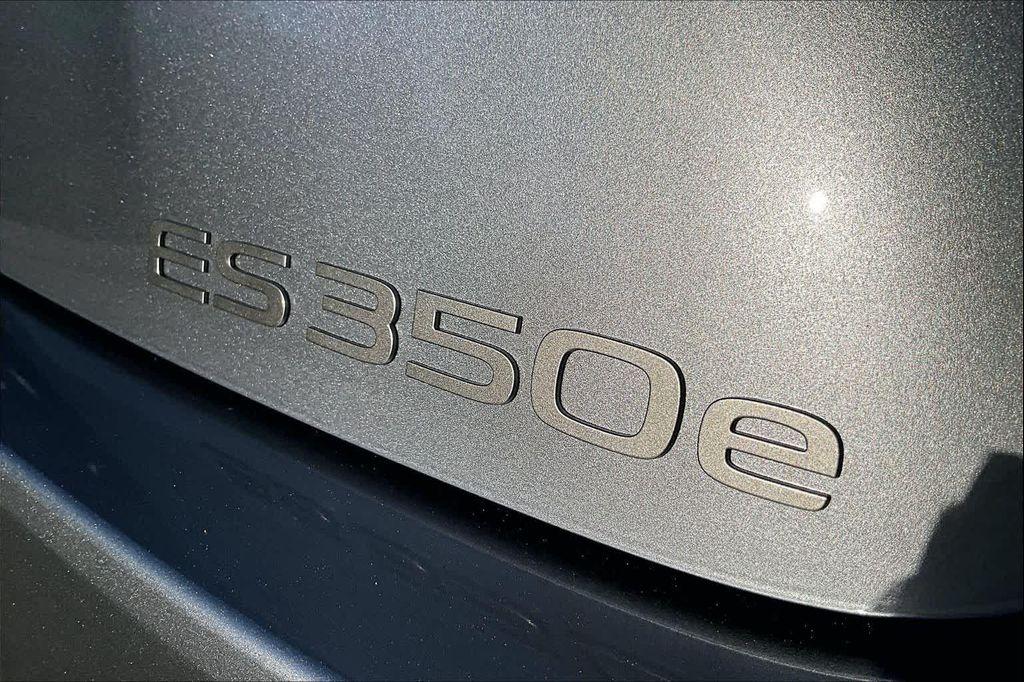 new 2026 Lexus ES 350e car, priced at $51,953