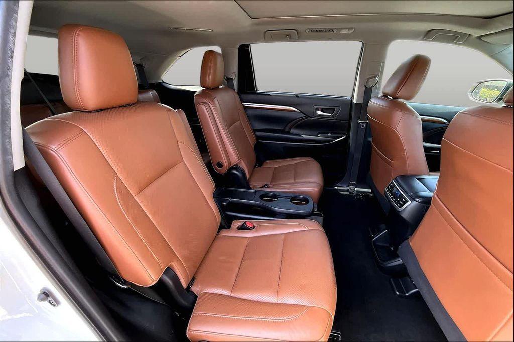used 2019 Toyota Highlander car, priced at $31,440