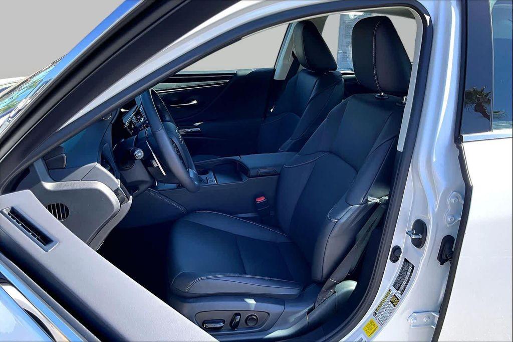 used 2024 Lexus ES 350 car, priced at $40,320