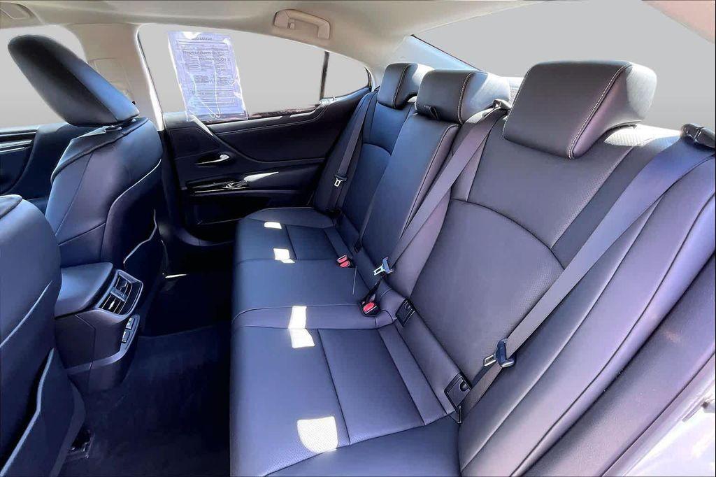 used 2024 Lexus ES 350 car, priced at $40,320