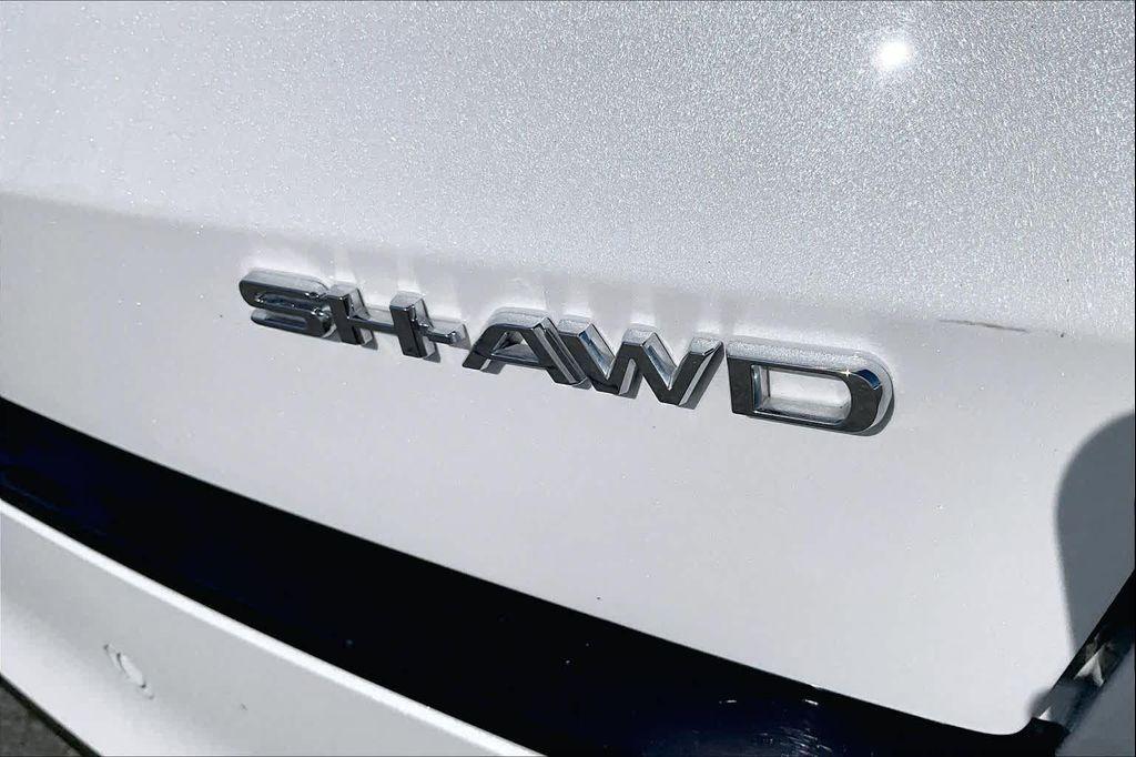 used 2022 Acura MDX car, priced at $46,710