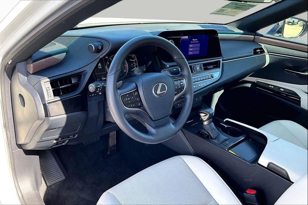 used 2025 Lexus ES 350 car, priced at $44,580